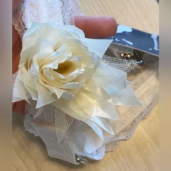 🐦⬛Host Pick🐦⬛Hotel Doggy White flower and lace collar - Picture 4 of 5